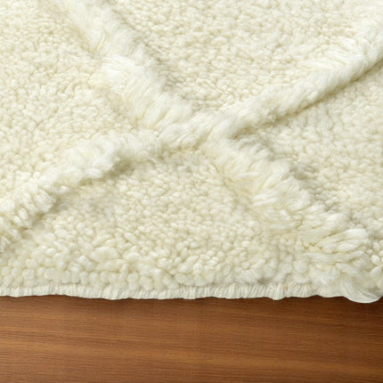 Hand Knotted Wool Rug: Ivory Minimalist Design
