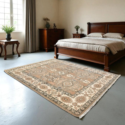 Vintage Oushak Wool Rug: Earthy Tone Medallion, Hand-Knotted