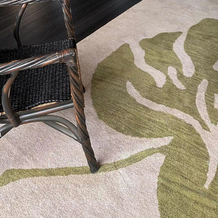 Hand Tufted Wool Monstera Leaf Rug: Modern Botanical Decor