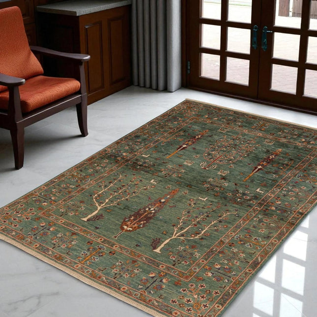 Hand Knotted Wool Sarough Rug: Traditional Persian Floral & Animal Motif