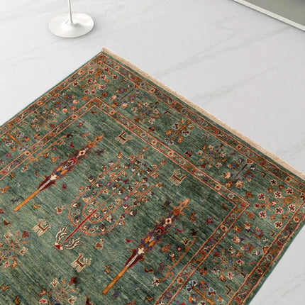 Hand Knotted Wool Sarough Rug: Traditional Persian Floral & Animal Motif