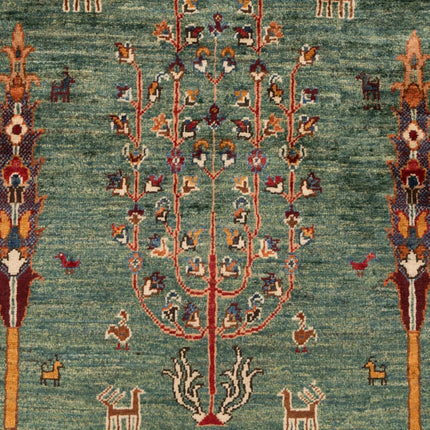 Hand Knotted Wool Sarough Rug: Traditional Persian Floral & Animal Motif