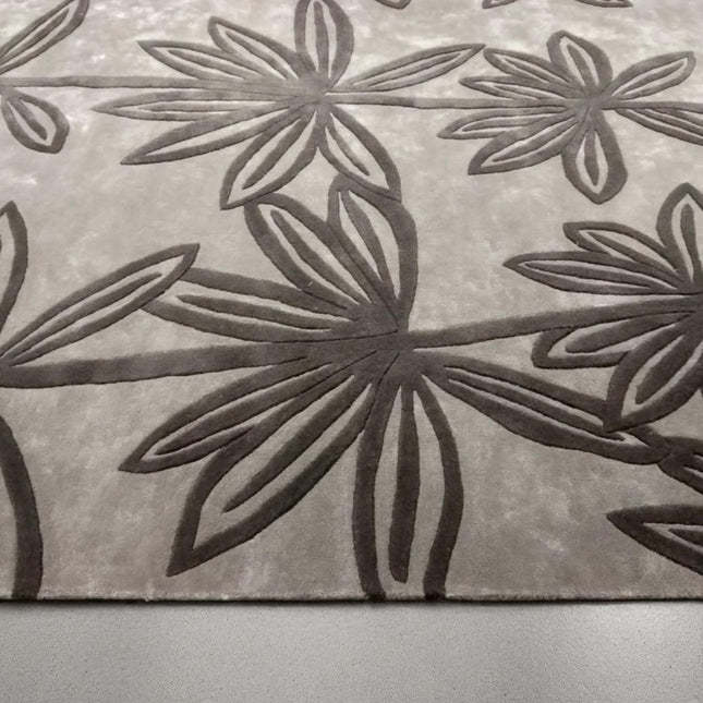 Hand Tufted Floral Viscose Rug  Elegant Soft Shine Area Carpet with Botanical Pattern