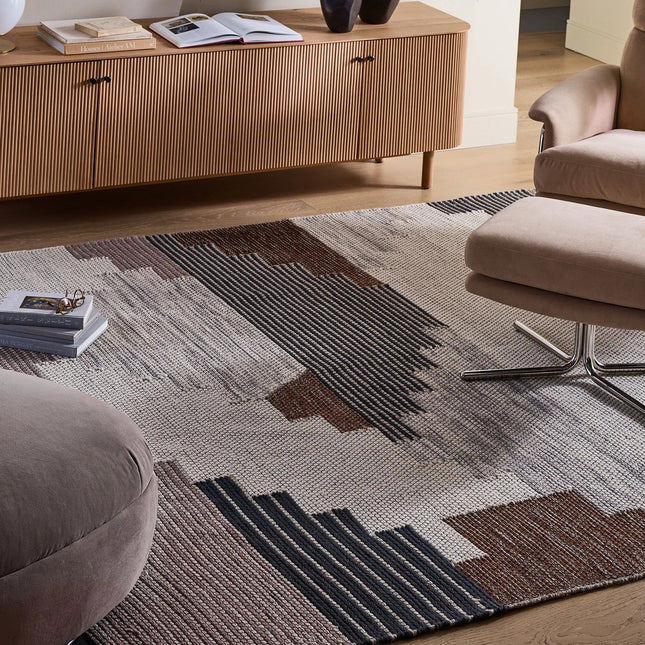 Hand Woven Wool Rug: Scandinavian Geometric Design, Soft Beige Accent