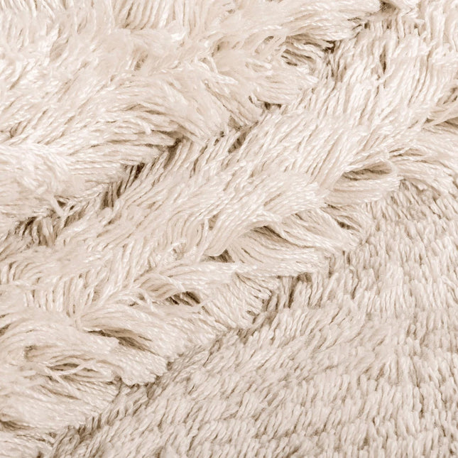 Hand Woven PET Yarn Shag Rug: Soft Minimalist Decor