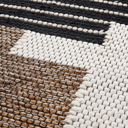 Hand Woven Wool Rug: Scandinavian Geometric Design, Soft Beige Accent