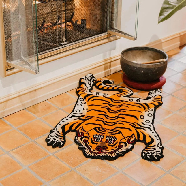 Hand Tufted Tibetan Tiger Wool Rug: Modern Animal Decor