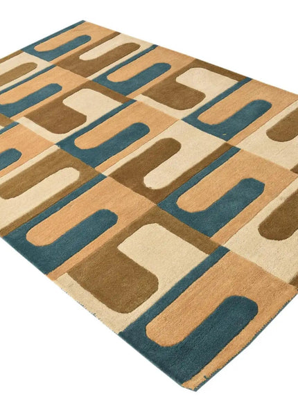 Hand-Tufted Wool Area Rug: Modern Geometric Design
