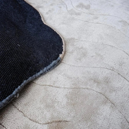 Hand Tufted Wool Rug: Modern Flowing Design, 8x10 Beige Area Rug