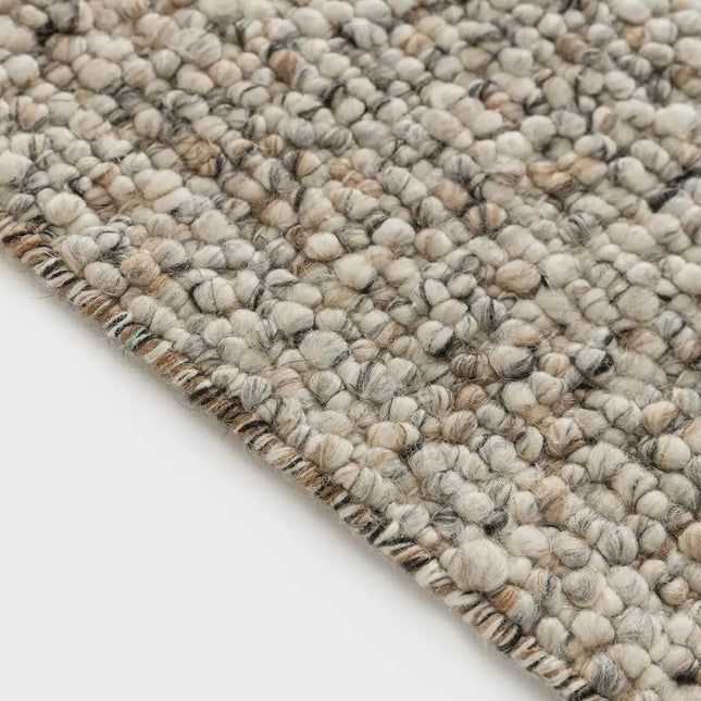 Handwoven Chunky Wool Rug: Pebble Loop Texture, Scandinavian Style