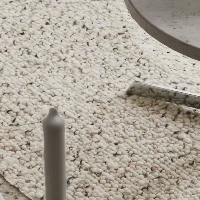 Handwoven Chunky Wool Rug: Pebble Loop Texture, Scandinavian Style