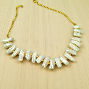 Golden Baroque Pearl Necklace – Irregular Pearls with Brass Accents