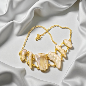 Golden Shoreline Baroque Pearl Brass Necklace – Irregular Pearls in Organic Gold Setting